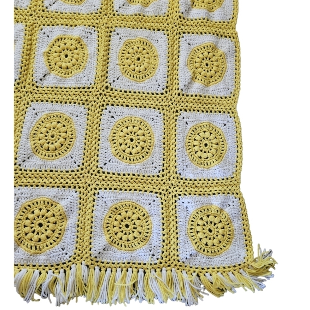 Handmade Yellow White Crochet Granny Square Blanket 37x63 Sunflower Fringe Retro - Picture 8 of 17
